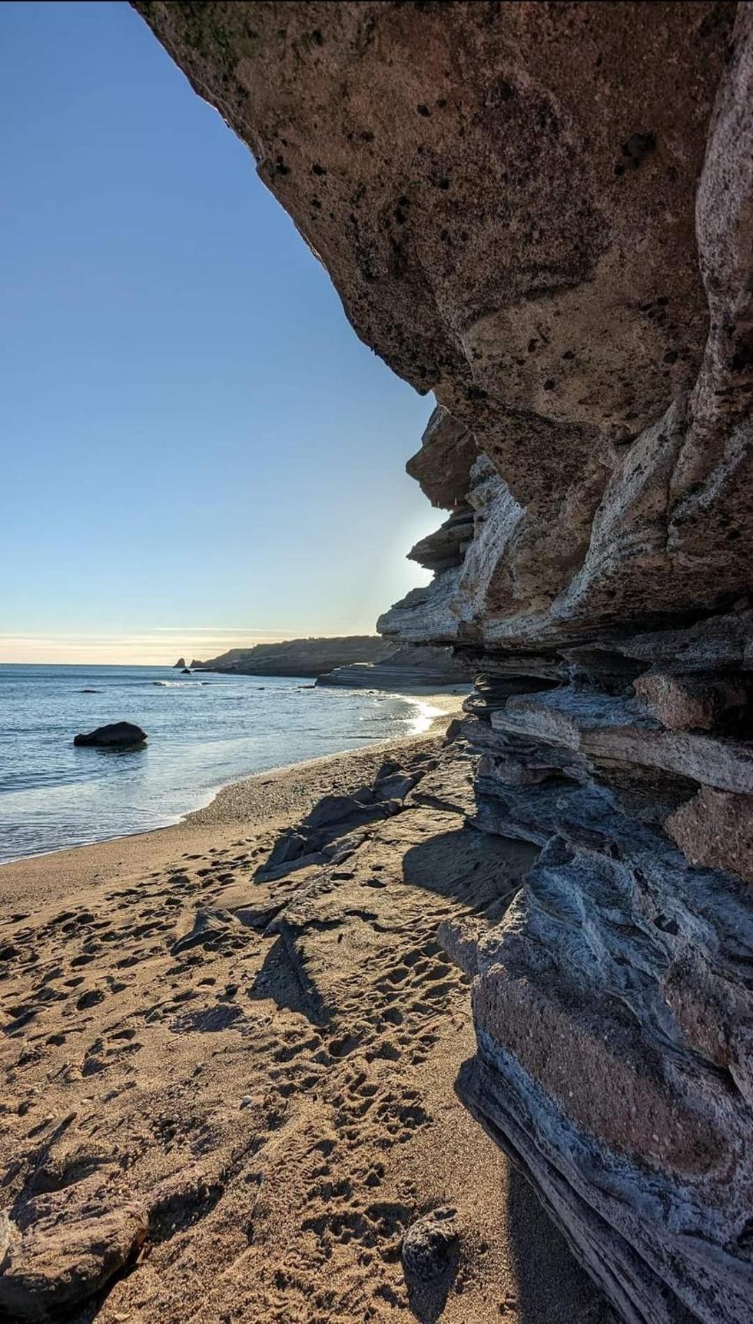 Love 3 Agde Bagian luar foto